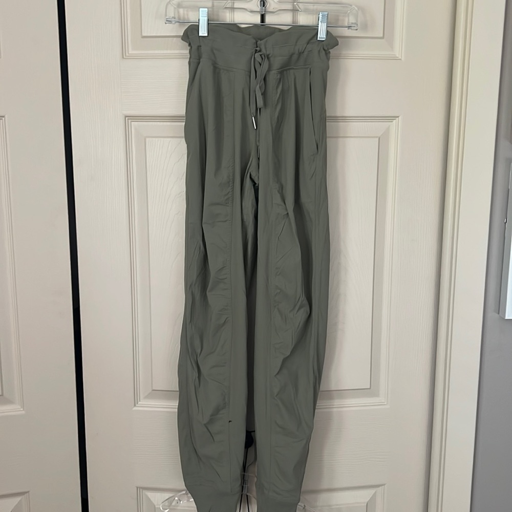 veranda green dance studio joggers